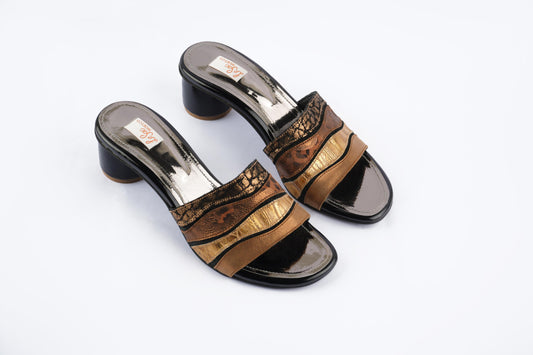 Stylish Heeled Leather Sandals with Fish and Waves Detailing